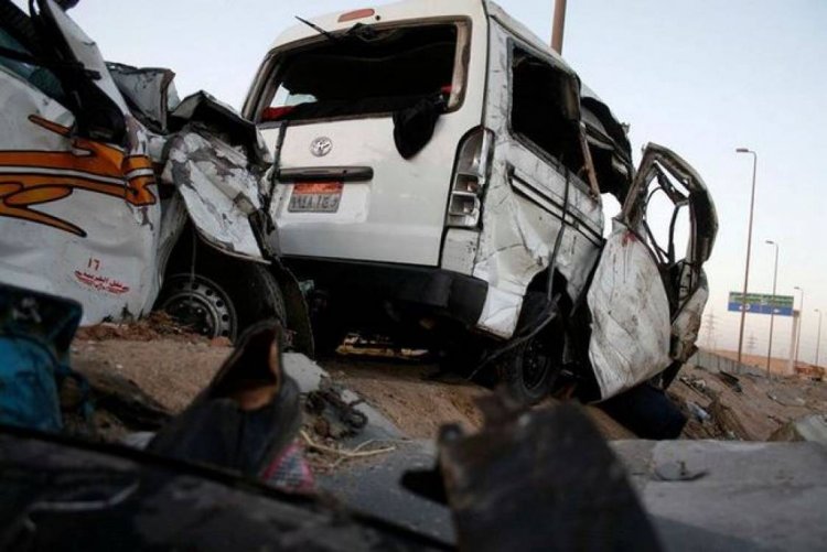 إصابة 5 أشخاص في حادث تصادم سيارتين بكفر الشيخ