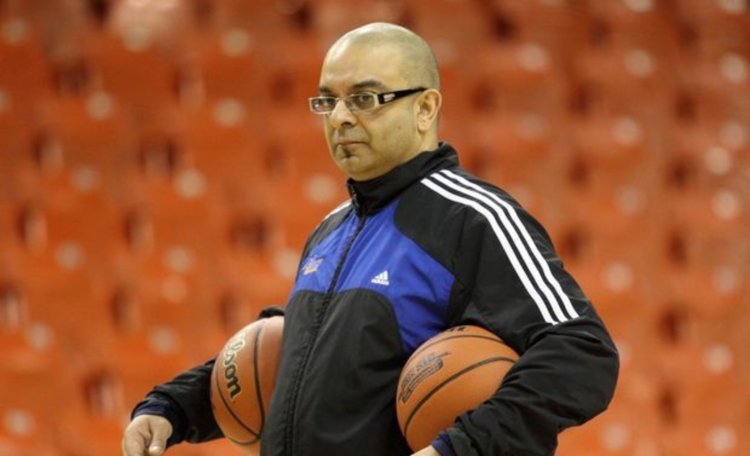 بعد تعيينه رسميًا.. من هو «روي رانا» المدرب الجديد لمنتخب مصر لـ«كرة السلة»؟