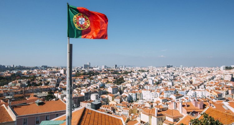 رئيس الوزراء البرتغالي يرفع الحد الأدنى للأجور مع اقتراب الانتخابات