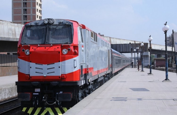 «السكة الحديد» تستقبل أول دفعة من القطارات المكيفة الأسبانية الشهر الجارى