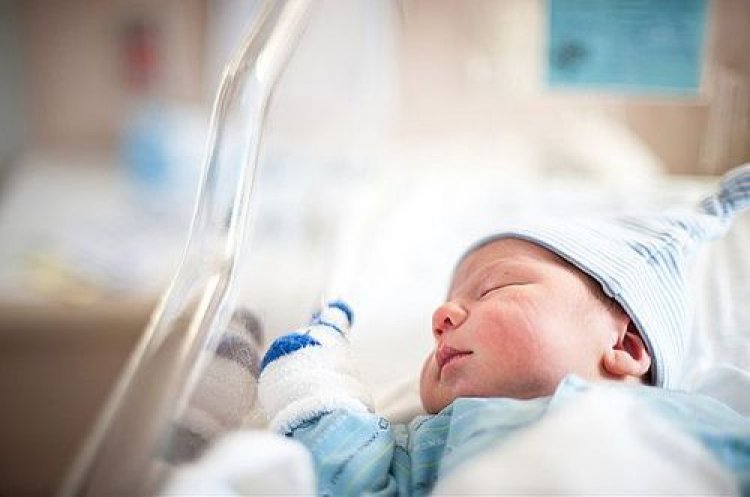 دراسة: «الأطفال المولودون في فترة كورونا يعانون من مشكلات صحية تتعلق بالادراك والنمو»