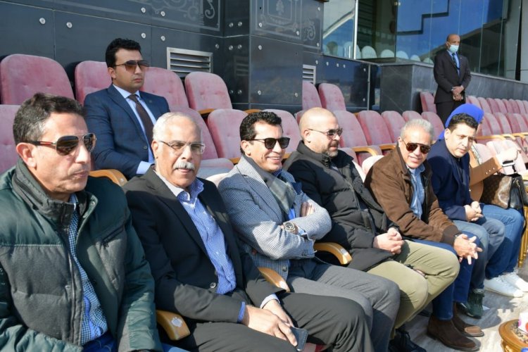 بالصور| وزير الرياضة يدعم المنتخب قبل السفر للكاميرون