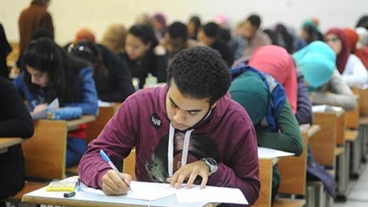 «التعليم» تعلن عقد امتحانات الصفين الأول والثانى الثانوى بنظام «أوبن بوك»