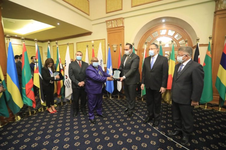 بالصور.. تكريم 25 سفيرًا إفريقيا على هامش مؤتمر تنمية السياحة العلاجية بالأقصر