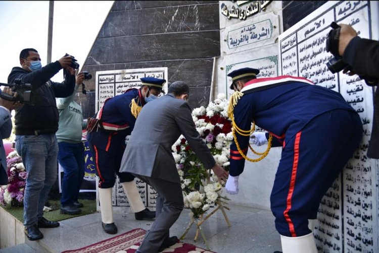 صور| محافظ الغربية يضع إكليلاً من الزهور على النصب التذكاري لشهداء الشرطة