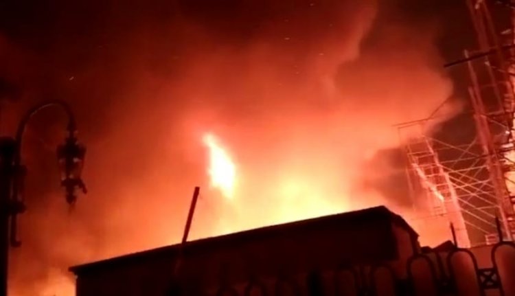 عاجل.. الدفع بـ4 سيارات إطفاء للسيطرة على حريق بمبنى في منطقة الحسين