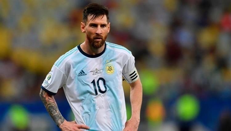 ميسي يقود معركته الدولية الأخيرة.. قائمة الأرجنتين لمونديال قطر