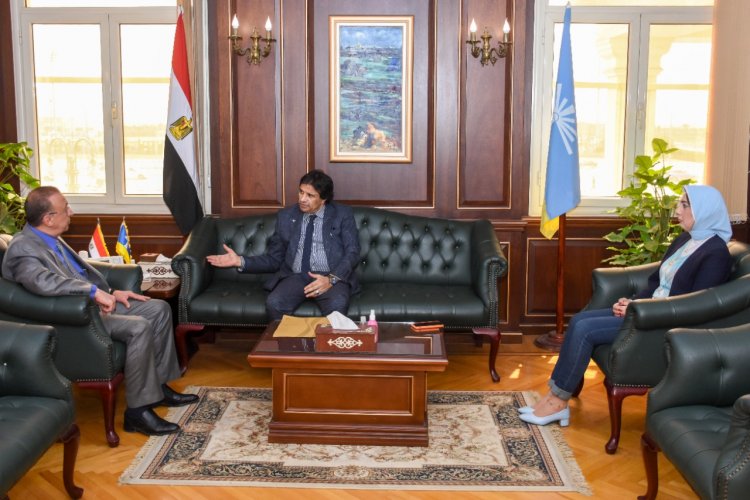 قنصل ليبيا لمحافظ الإسكندرية:  مصر لها دور الريادة في المنطقة
