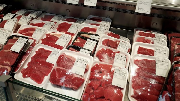 التموين تخفض سعر اللحوم المجمدة بالمجمعات الاستهلاكية