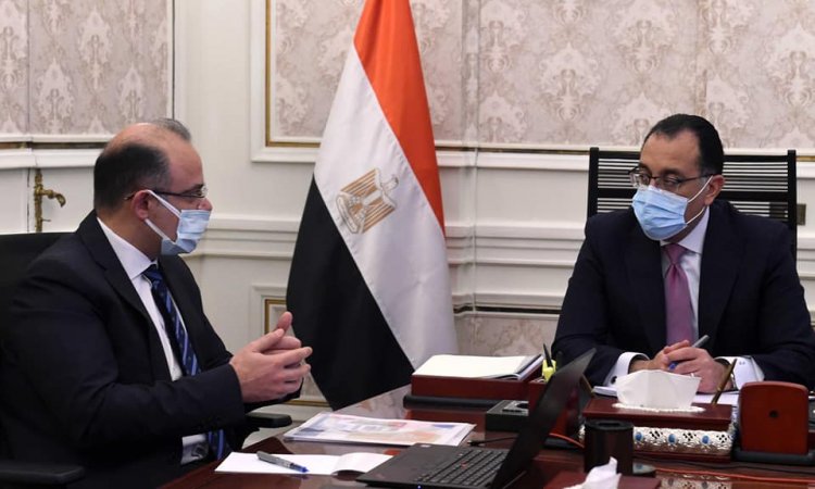 تفاصيل لقاء رئيس الوزراء برئيس مجلس إدارة البورصة المصرية