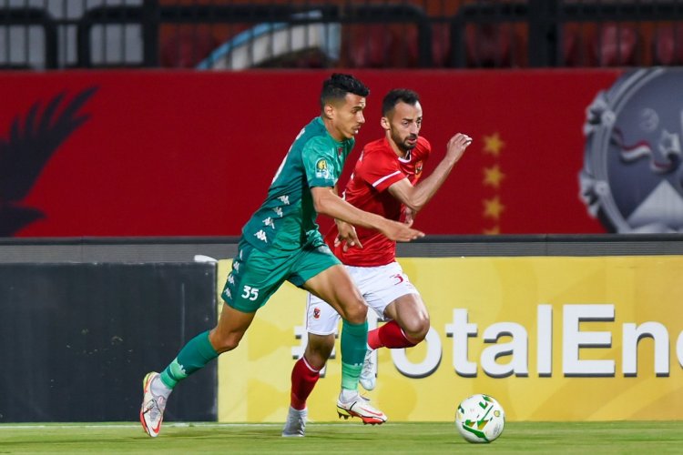 «كاف» يعلن حكام مباراة الإياب بين الرجاء المغربي والأهلي