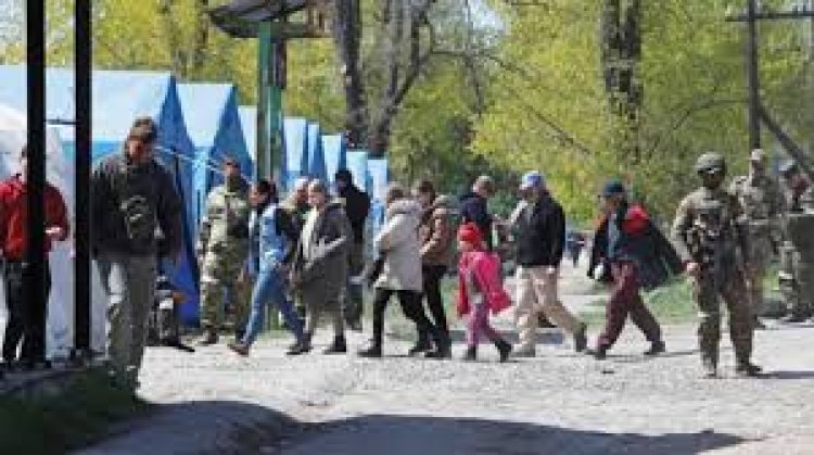 مصادر اوكرانية:  بدء عملية إجلاء مدنيين من مصنع آزوفستال في ماريوبول