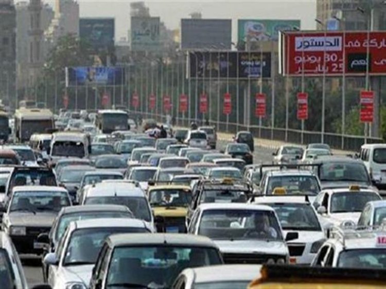 «النشرة المرورية».. كثافات مرورية متحركة بشوارع القاهرة والجيزة