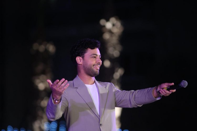 أحمد جمال يتألق بالغناء في مهرجان السويس للموسيقى والغناء 