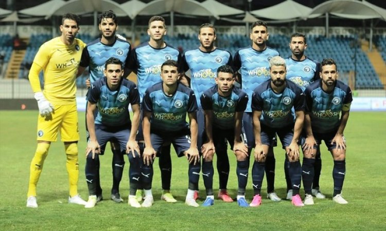 تاكيس يدفع بالقوة الضاربة.. تشكيل بيراميدز لمواجهة الأهلي في الدوري