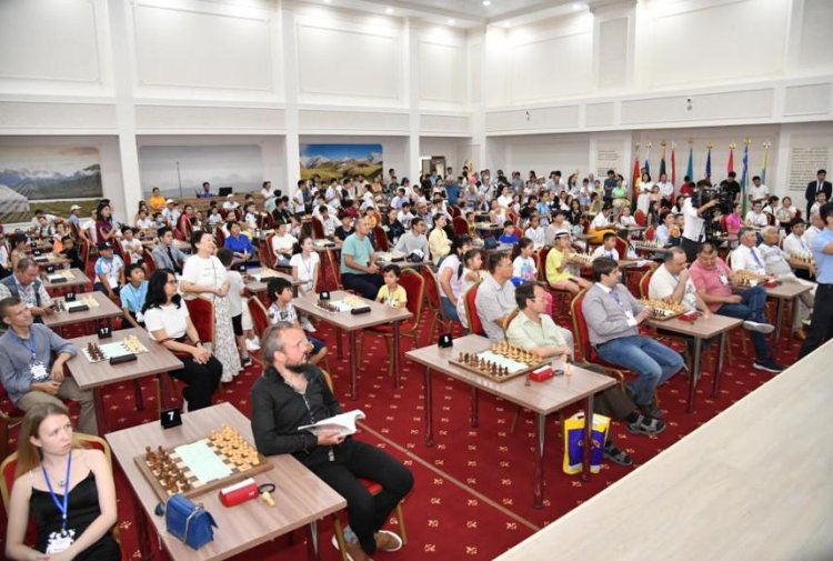  300 لاعب  يشاركون في مهرجان الشطرنج الدولي بكازاخستان 