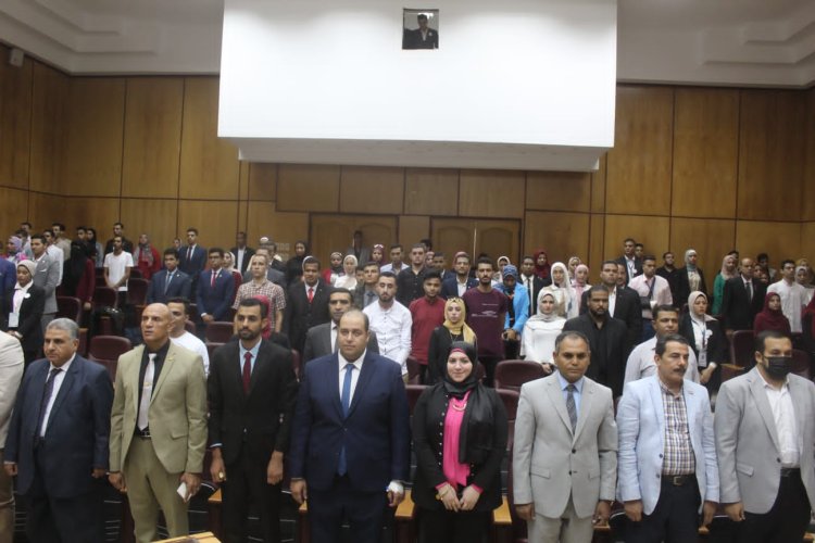 اتحاد طلاب تحيا مصر بالقليوبية ينظم مؤتمرا لبحث مشكلات تغير المناخ