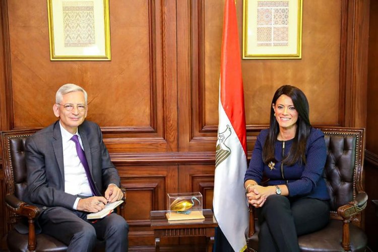 رانيا المشاط تستقبل السفير الفرنسى ومديرة الوكالة الفرنسية للتنمية بالقاهرة