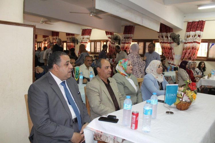 مدير عام التعليم بسوهاج  يشارك حفل مدرسة الأمل للصم وضعاف السمع