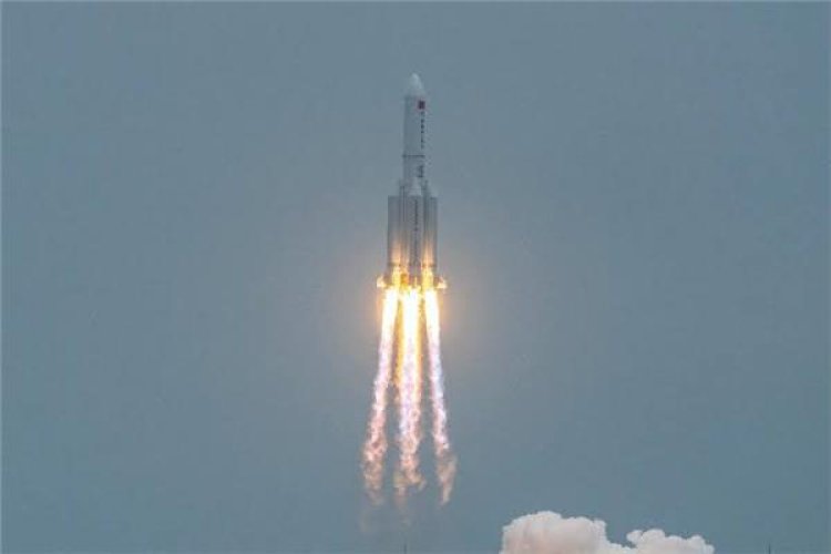 روسيا تطلق صاروخا يحمل 3 أقمار صناعية للاتصالات