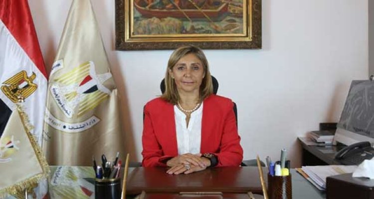 وزيرة الثقافة ناعيةً الروائي بهاء طاهر: «كاتب عظيم قلمه يفيض عذوبة وإنسانية»