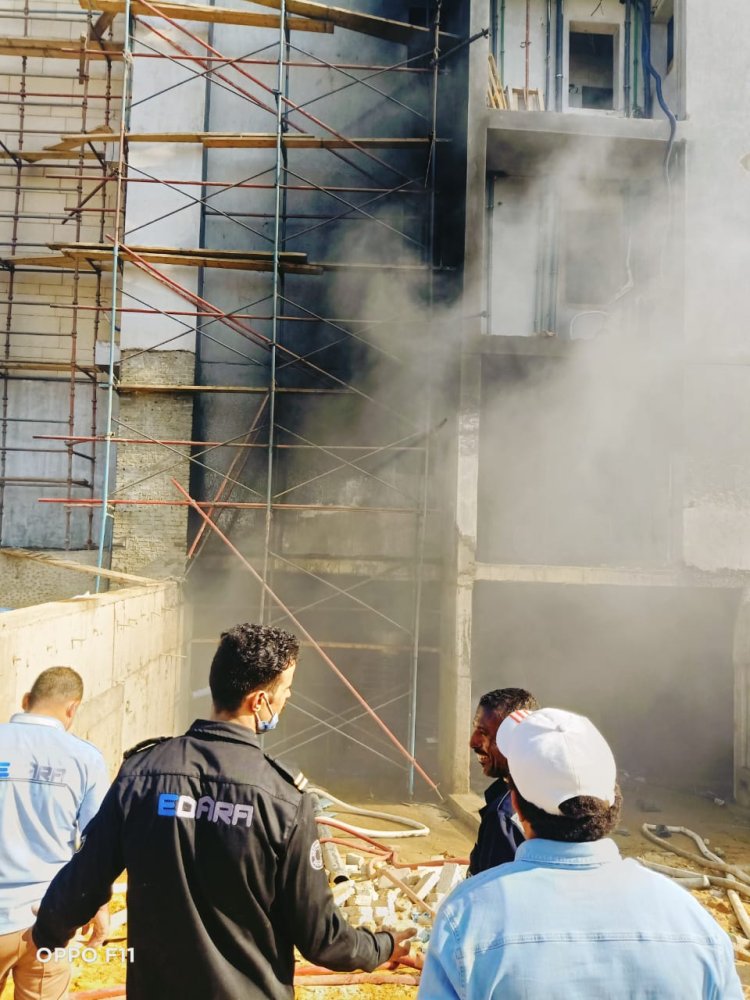 إصابة شخصان بالاختناق في حريق مبني تحت الإنشاء داخل كمبوند بالشيخ زايد