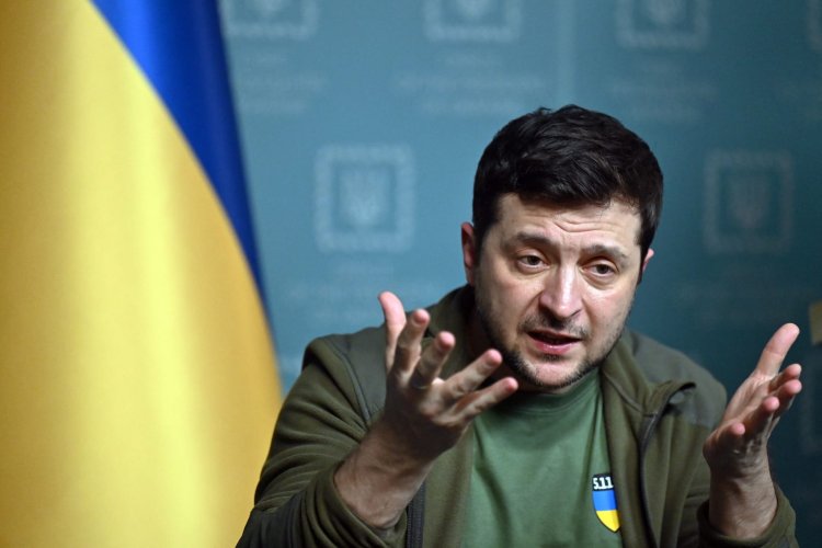 الرئيس الأوكراني يطالب الغرب بالمزيد من الأسلحة الثقيلة لإنهاء الحرب