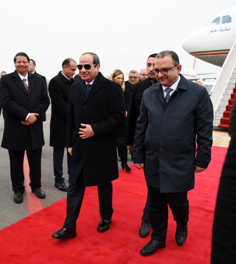 الرئيس السيسي يعود إلى أرض الوطن بعد جولة خارجية شملت الهند وأذربيجان وأرمينيا