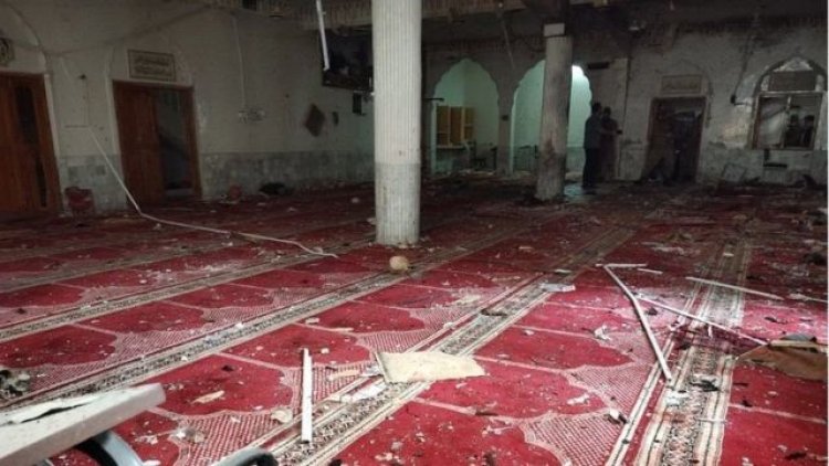 عاجل.. 178 قتيل وجريح في انفجار مسجد غربي باكستان