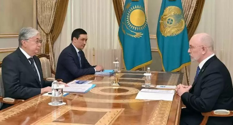 رئيس كازاخستان  يستقبل رئيس مجلس القضاء الأعلى في بلاده
