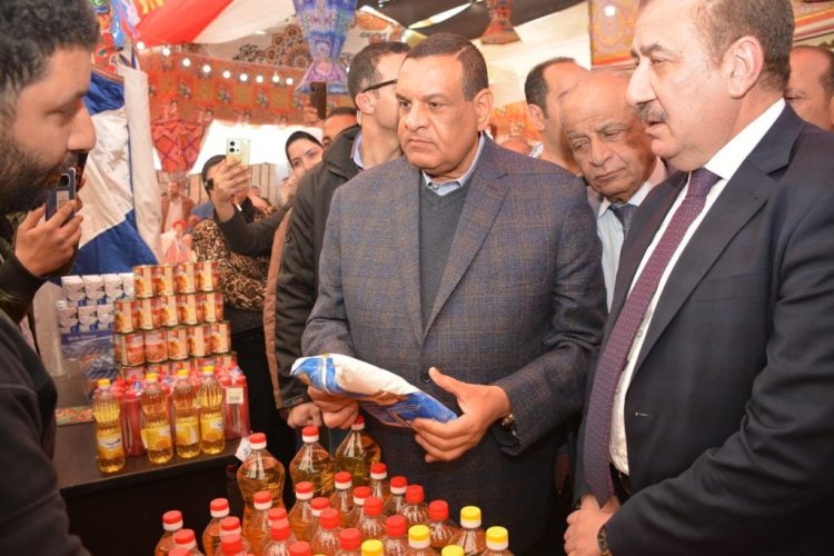 وزير التنمية المحلية ومحافظ المنوفية يفتتحان معارض «أهلًا رمضان»