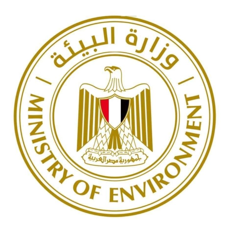 وزيرة البيئة تدفع بلجنة عاجلة لمعاينة التلوث الزيتى بالسويس