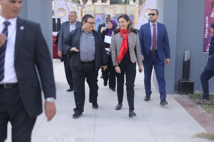 وزيرة الثقافة تتفقد مسرح ساحة مركز الهناجر للفنون قبيل انطلاق فعالياته اليوم