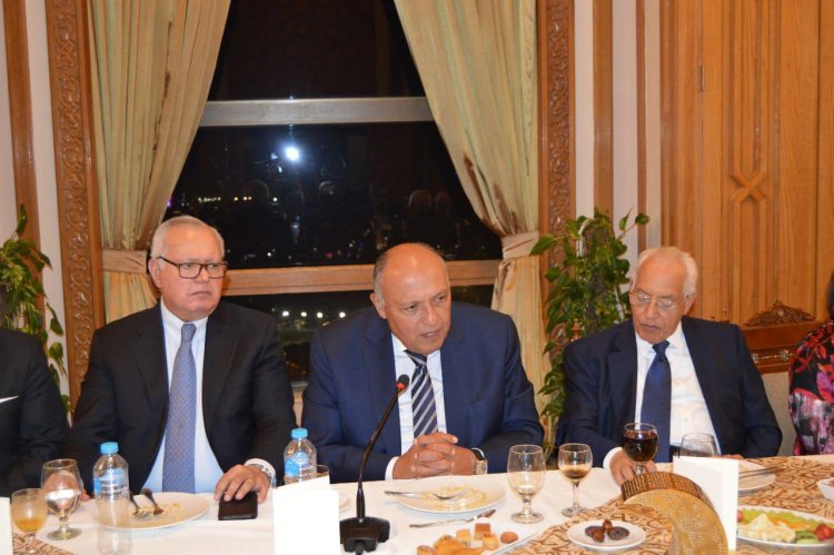 وزير الخارجية يستضيف جلسة حوارية مع رموز الإعلام