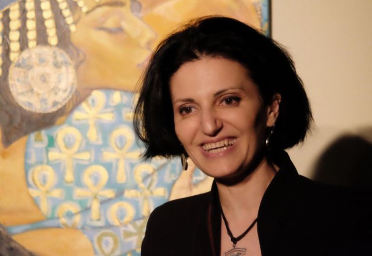 الفنانة المصرية الروسية جالا عبد الفتاح  تفتتح معرضها بموسكو