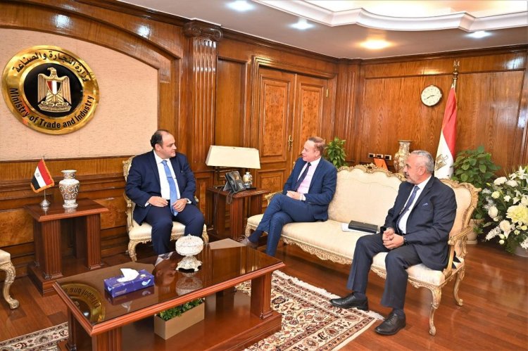 وزير الصناعة يبحث مع مسؤولي شركتين سعوديتين خطط التوسع في الاستثمار بالسوق المصري
