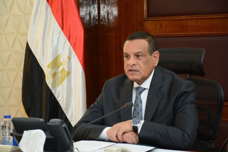 وفد من وزارة التنمية المحلية يتابع دورة عمل المراكز التكنولوجية في شمال سيناء