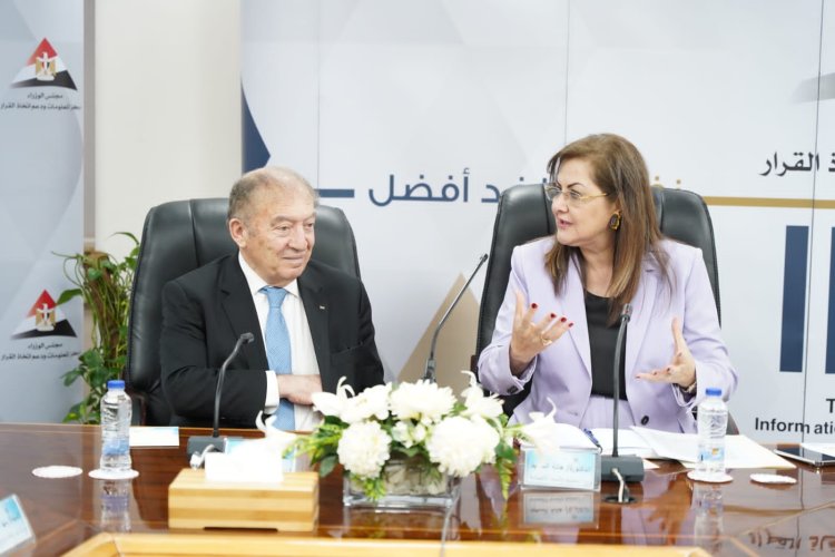وزيرة التخطيط تلتقي وزير الاقتصاد الفلسطيني لبحث سبل التعاون