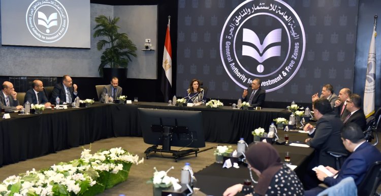 وزيرة الهجرة تبحث مع رئيس الهيئة العامة للاستثمار إنشاء شركة المصريين في الخارج
