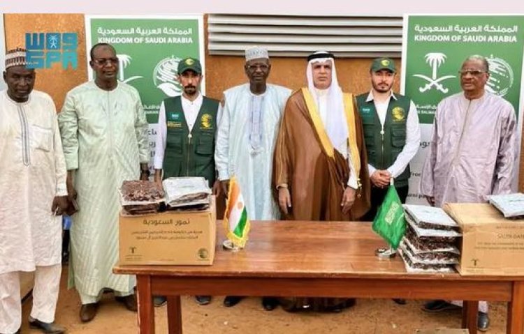 مركز الملك سلمان للإغاثة يسلّم 50 طنًّا من التمور هدية المملكة لجمهورية النيجر