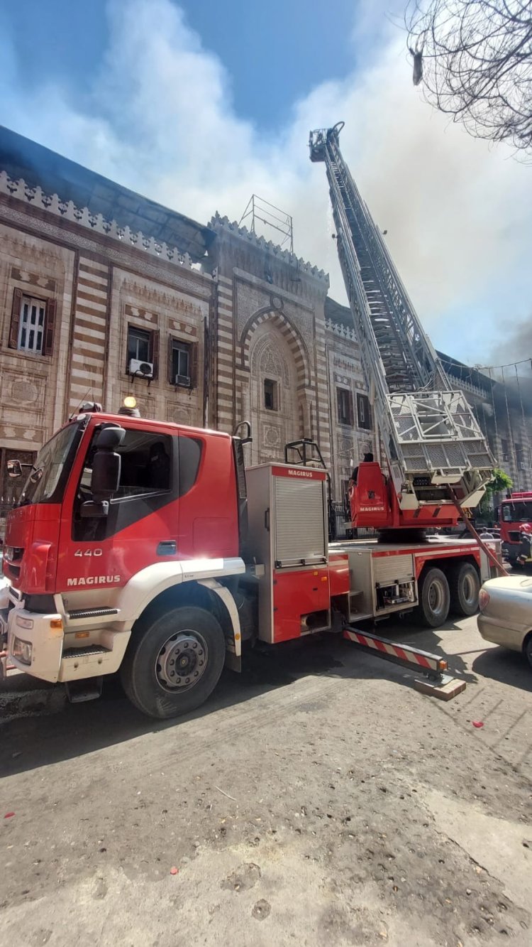 أمن القاهرة: حريق وزارة الأوقاف التهم محتويات بالطابق الأول والثاني