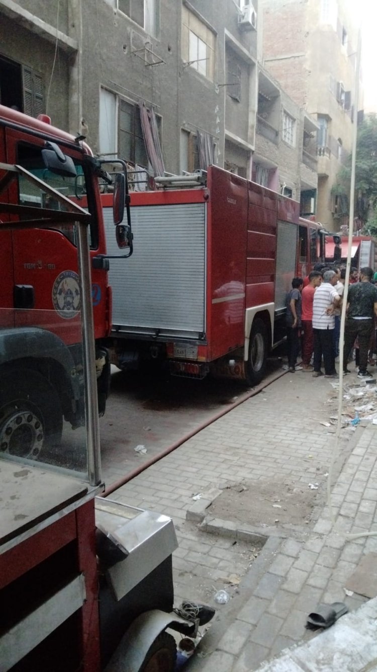 دون إصابات.. السيطرة على حريق مصنع ملابس جاهزة في إمبابة