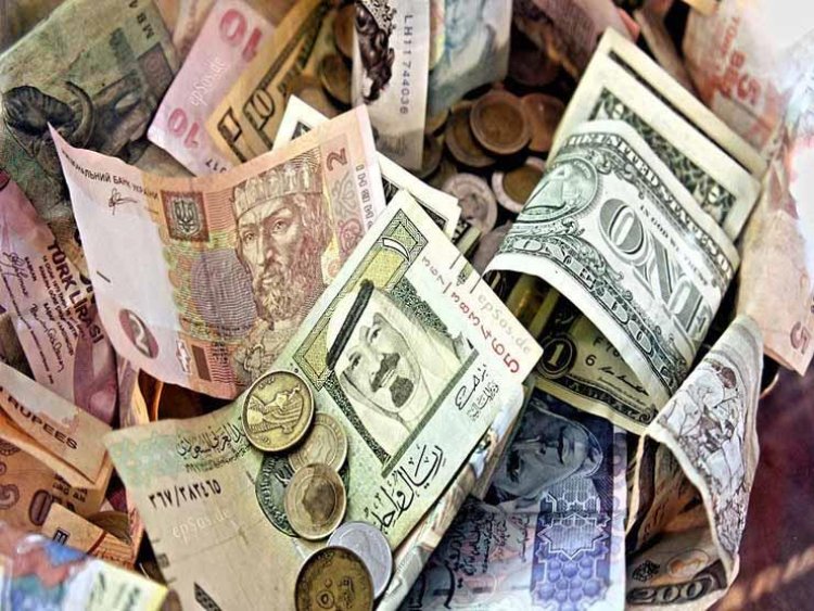 انخفاض أسعار العملات الأجنبية والعربية مقابل الجنيه بالبنك الأهلي المصري اليوم