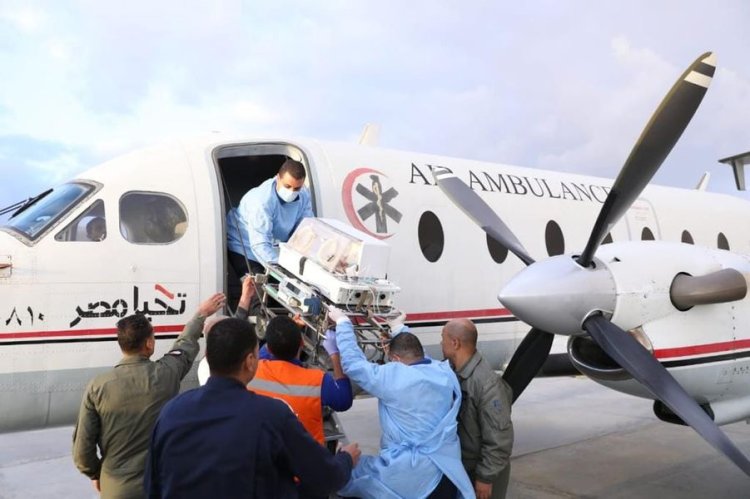 الإسعاف الطائر ينقل 12 طفلاً من الأطفال الفلسطينيين المبتسرين إلى مستشفى العاصمة الإدارية