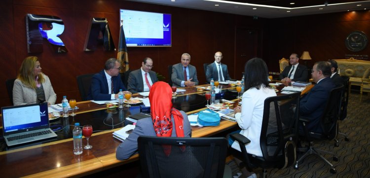 الرقابة المالية تكرم جمال نجم على عمله الدؤوب خلال فترة عضويته بمجلس إدارة الهيئة