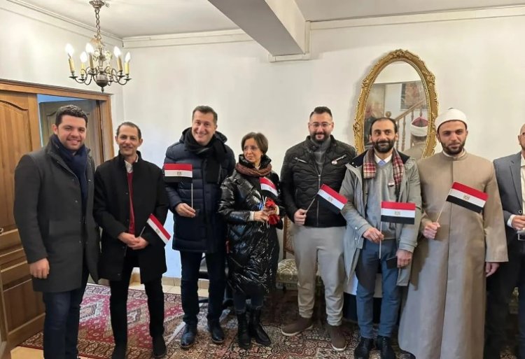 عاجل| توافد الجالية المصرية في بولندا على السفارة للإدلاء بأصواتهم في الانتخابات الرئاسية