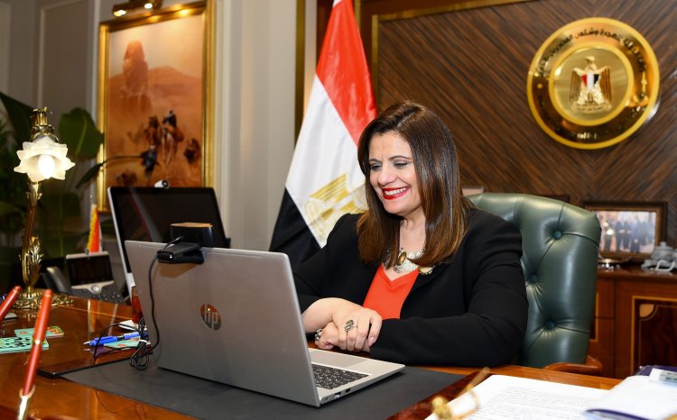 وزيرة الهجرة تبحث دعم مستثمر مصري بفرنسا في تأسيس مشروعه بقناة السويس