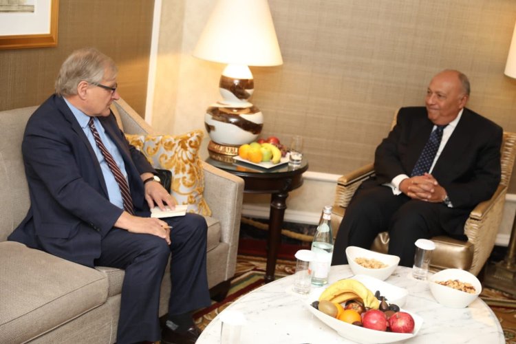 ضمن سلسلة لقاءاته فى واشنطن..  وزير الخارجية يجتمع مع المبعوث الأمريكي إلى ليبيا