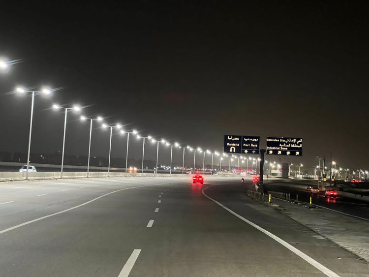 محافظ بورسعيد: الانتهاء من أعمال إضاءة طريق الحى الإماراتي