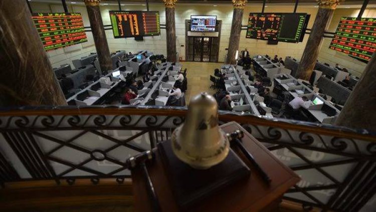 مؤشر البورصة المصرية يهبط 2.5% بمنتصف تعاملات اليوم الثلاثاء